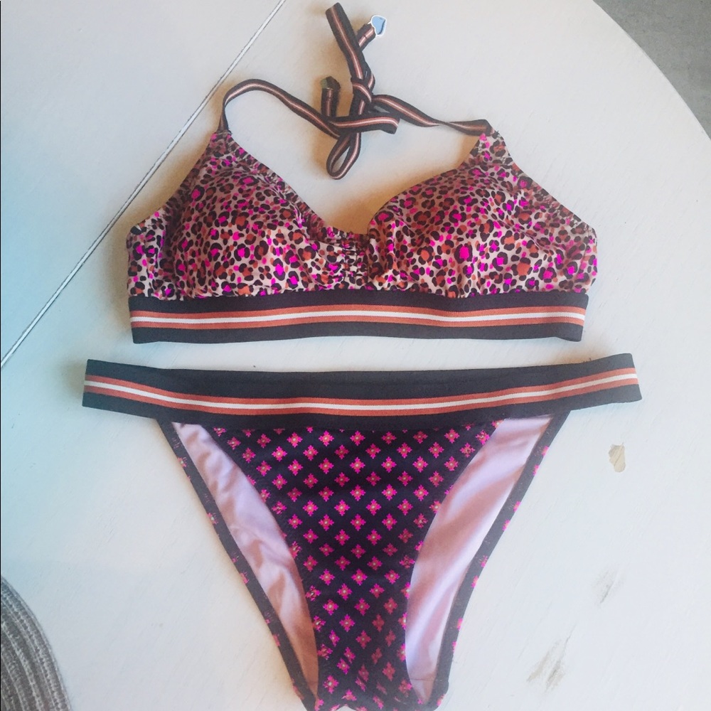 VS Bikini